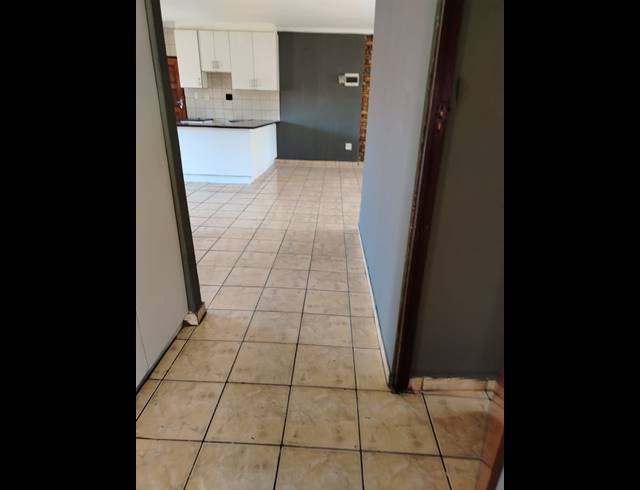 3 BEDROOM APARTMENT FOR SALE IN AMAJUBA PARK